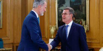 El rey de España le encargó conformar gobierno a Feijóo