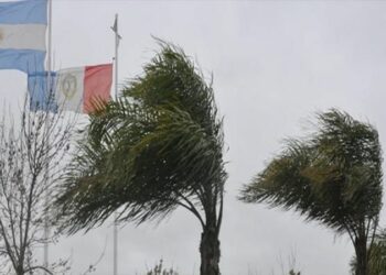 Lanzan una advertencia de alerta amarilla por vientos intensos en Córdoba