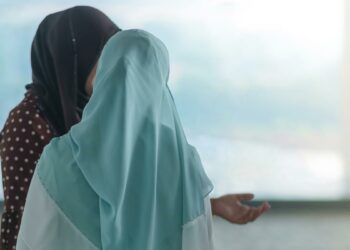 Francia prohibirá la utilización de túnicas árabes