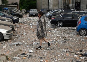 Ucrania y Rusia vuelven a acusarse de ataques mutuos