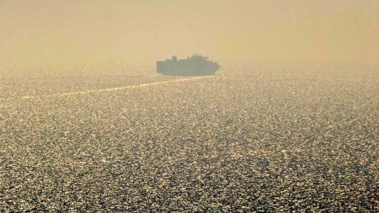 Un carguero extranjero que estuvo anclado en Odesa más de 17 meses desde la invasión rusa de Ucrania zarpó por el mar Negro hacia el estrecho del Bósforo.