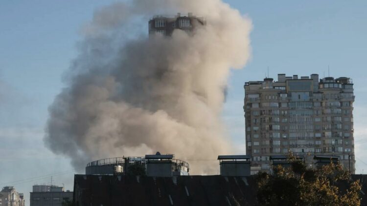 Los combates y bombardeos se dan en distintos puntos de la línea de contacto