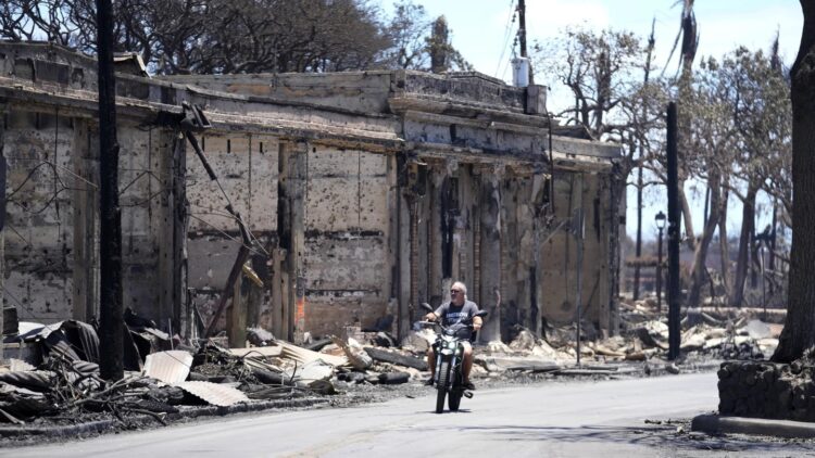 Se elevó a 80 el número de víctimas fatales por los incendios en Hawái