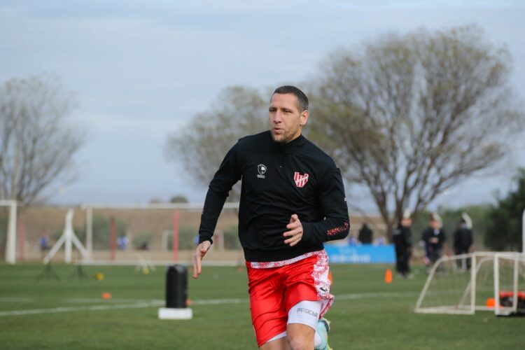 Luciano Aued será una de las bajas en la Gloria.