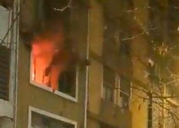 Se incendió un departamento en pleno Centro y una mujer debió ser evacuada