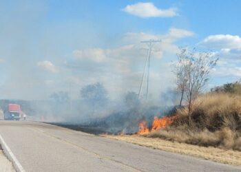 Intenso operativo sobre un incendio en Los Chañaritos