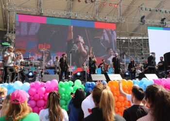 El Kempes festejará el Día de las Infancias con artistas como Luck Ra, J Mena y Julieta Venegas