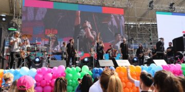 El Kempes festejará el Día de las Infancias con artistas como Luck Ra, J Mena y Julieta Venegas