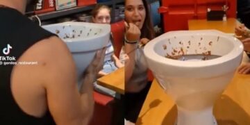 Una heladería sirve su crema de chocolate en un inodoro real y revoluciona las redes