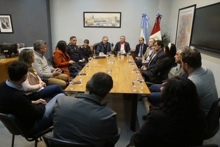 Anoche, la Provincia y la Fiscalía general se reunieron con industriales y comerciantes.