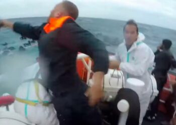 Murieron 41 migrantes en un naufragio en una isla italiana