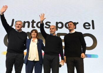 Con foto de unidad, Bullrich oficializó su triunfo en la interna de Juntos por el Cambio