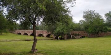 Aceptan un amparo de vecinos de Miradores de Manantiales por un basural a cielo abierto