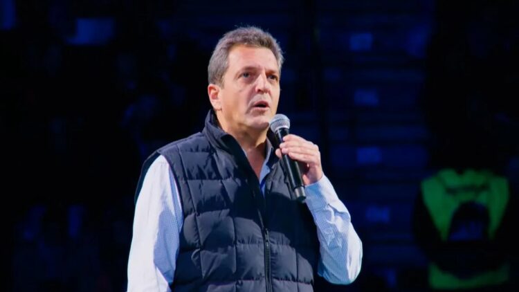 En Córdoba, Massa se reunirá con los rectores en la UNC
