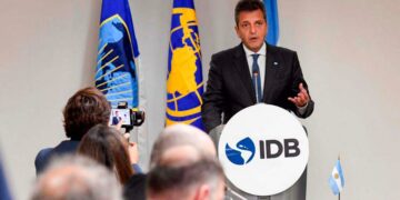 Massa anunció un financiamiento de US$ 1.300 millones del BID y el Banco Mundial