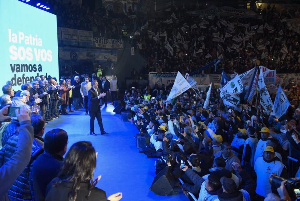 Massa ante la CGT: "Necesitamos un último esfuerzo, que vayan barrio por barrio"