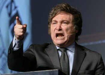 Los bancos internacionales critican la dolarización de Milei