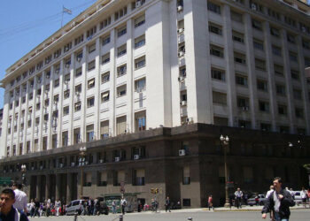 El Gobierno modificó el Presupuesto de este año con una fuerte suba en el gasto