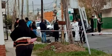 Matan a balazos a un médico para robarle el auto frente a su casa en Morón