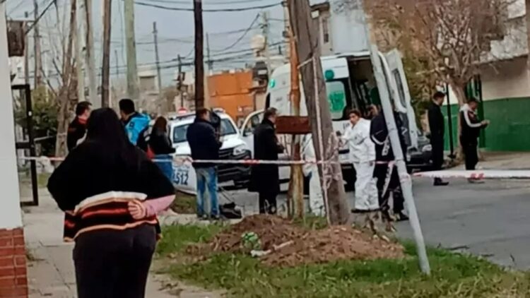 Matan a balazos a un médico para robarle el auto frente a su casa en Morón