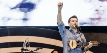 Camino por el Boulevard de los pianos