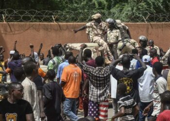 Golpistas de Níger aplazan el diálogo con África occidental