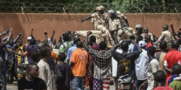 Golpistas de Níger aplazan el diálogo con África occidental