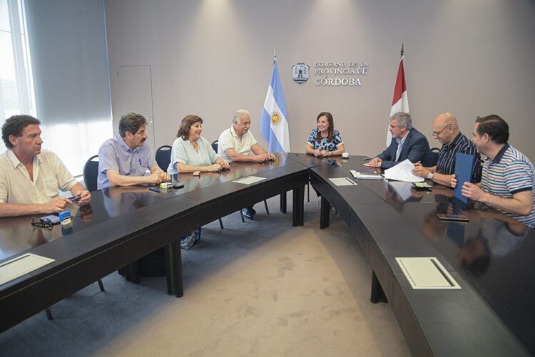 Los gremios estatales pedirán un 60% de aumento para el segundo semestre