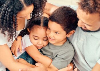 Tiempo y atención, el regalo que propone Huellas para celebrar a las infancias
