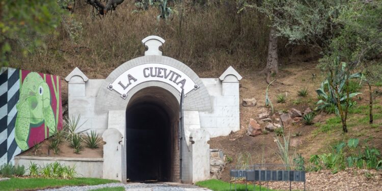 La infraestructura inicialmente funcionaba como parte del recorrido del trencito.