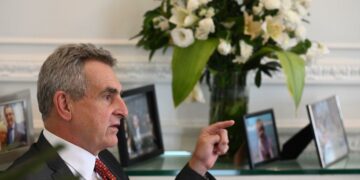 Desde UxP vinculan al candidato de LLA con el fundador del PRO