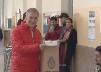 Schiaretti emitió su voto: “Los gobiernos anteriores fracasaron, y hoy estamos viendo los resultados”