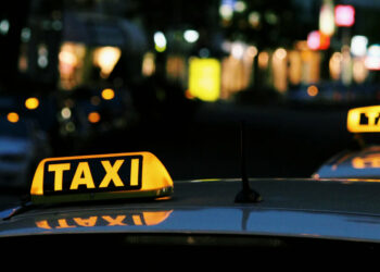 Italia inició un plan piloto de taxis gratis para quienes salgan del boliche con exceso de alcohol