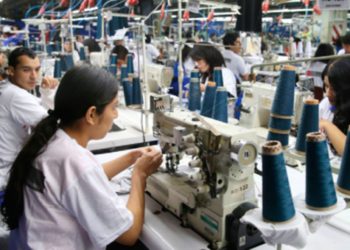 Según el Indec, cuatro de cada diez empleados que cobran sueldo privado están en negro