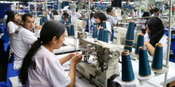 Según el Indec, cuatro de cada diez empleados que cobran sueldo privado están en negro