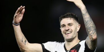 Vegetti debutó en el Vasco da Gama con un gol y le dio la victoria a su equipo