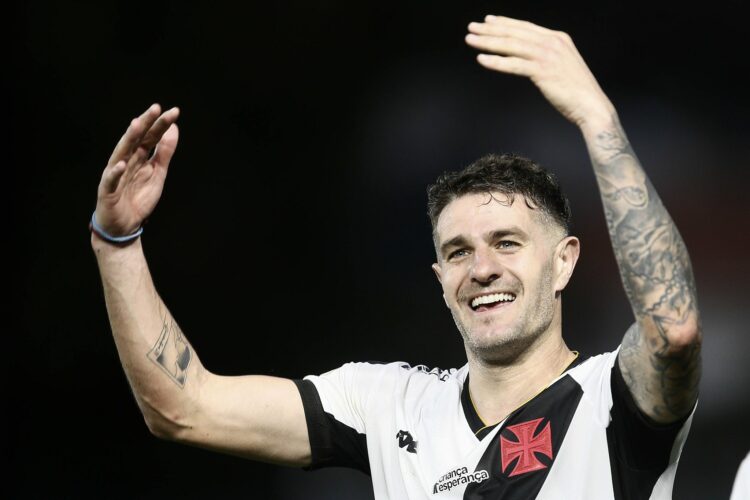 Vegetti debutó en el Vasco da Gama con un gol y le dio la victoria a su equipo