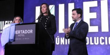 Milei busca polarizar con el oficialismo para los comicios