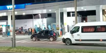 Un tiroteo en una YPF dejó a un estudiante herido entre un grupo de 40 alumnos