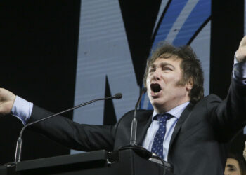 El padre Pepe le reclamó a Milei que se retracte públicamente por sus dichos contra Francisco