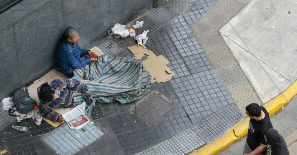 La pobreza fue del 40,1% en el primer semestre y afectó a más de la mitad de los niños