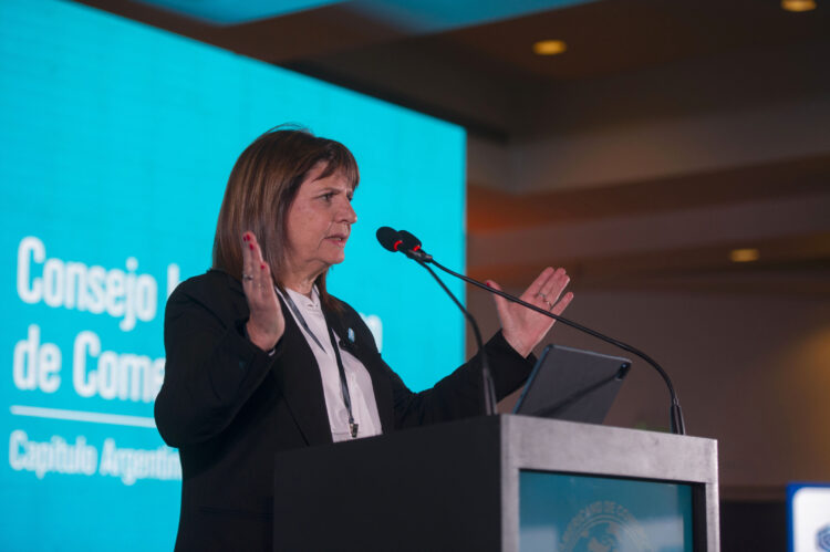 Bullrich presentó su plan económico y expresó que las reformas se deben "mostrar desde el primer día"
