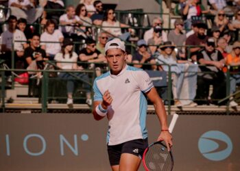 Báez ganó el segundo punto y dejó a la Argentina al borde de la clasificación en la Copa Davis