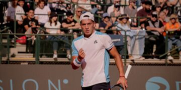 Báez ganó el segundo punto y dejó a la Argentina al borde de la clasificación en la Copa Davis