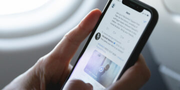 «X» (la ex Twitter) se posiciona como la red social que más noticias falsas difunde