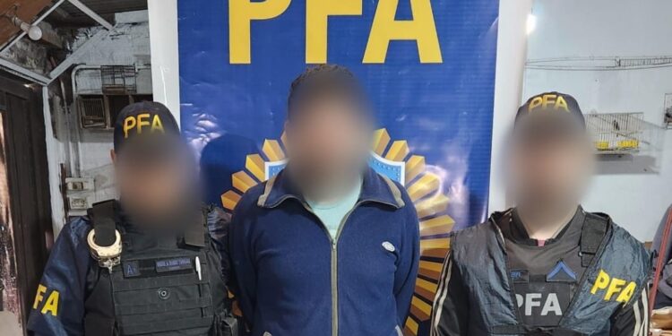 Detuvieron al mayor distribuidor de propaganda y literatura nazi en el país