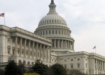 La Cámara baja de EE.UU. aprobó la financiación temporal para evitar parálisis 
