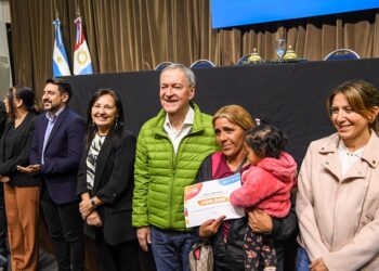 Schiaretti anunció un incremento en los préstamos del programa Más Vida Digna