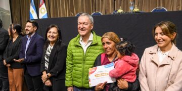 Schiaretti anunció un incremento en los préstamos del programa Más Vida Digna