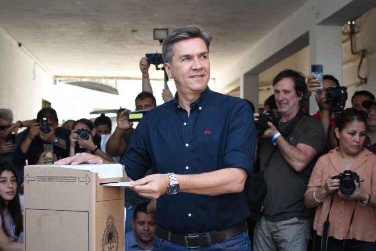 Zdero, de Juntos por el Cambio, aventaja al peronista Jorge Capitanich